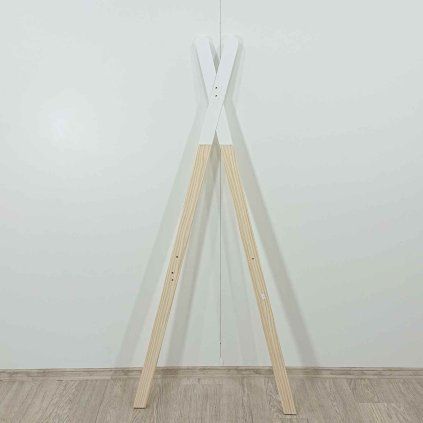 Dřevěná konstrukce teepee