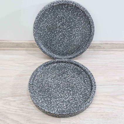 Tmavě šedá podmiska pod květináč v sadě 2 ks Bonami Selection Terrazzo, o 26 cm