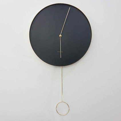 Černé nástěnné kyvadlové hodiny Karlsson Pendulum, o 34 cm