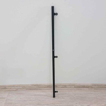 Černá kovová tyč 74 cm