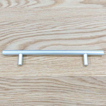 Nábytková úchytka plast stříbrná 20 cm