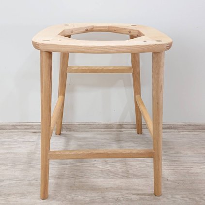 Dřevěné podnoží k barové židli 57,5 cm