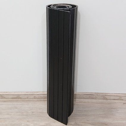 Černá dřevěná roletka 116x54 cm