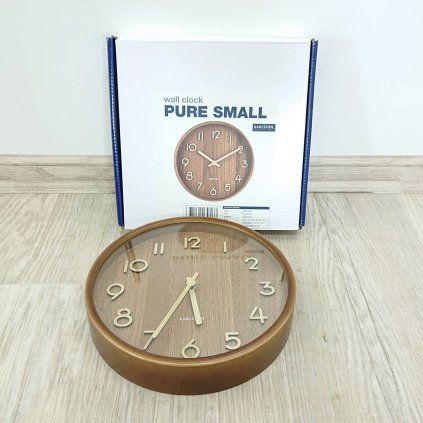 Hnědé nástěnné hodiny z lipového dřeva Karlsson Pure Small, o 22 cm