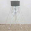 Bílo-šedá stojací lampa o 45 cm