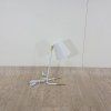 Bílá stolní lampa s detaily ve zlaté barvě Leitmotiv Noble